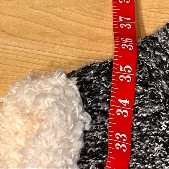 Woman’s Oliver Open Sherpa Lined Knit Vest L Black sparkle accents Reversible - Picture 3 of 11